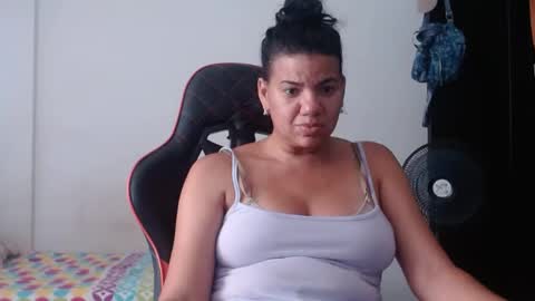 ariannaloovel online show from July 17, 5:18 pm
