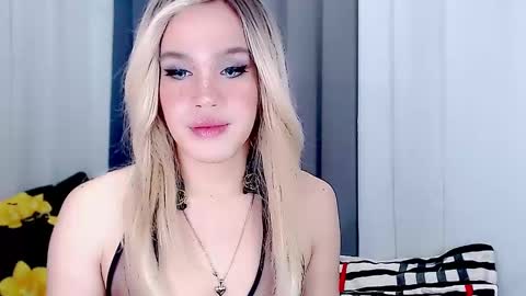 ARIANNE CUMS  online show from February 26, 6:15 am