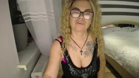 Snapshot of ariannesexy chatting on January 18, 10:24 pm ArianeSexy online show from January 18, 10:24 pm