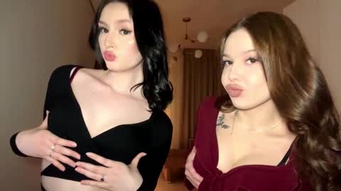 Eva and Alice online show from February 6, 4:21 pm