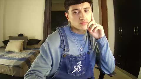 Snapshot of ariaskeylor04 chatting on March 17, 6:06 am Keylor online show from March 17, 6:06 am