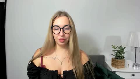 Aria online show from October 27, 4:22 pm