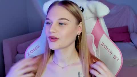 Aria online show from November 25, 5:46 pm