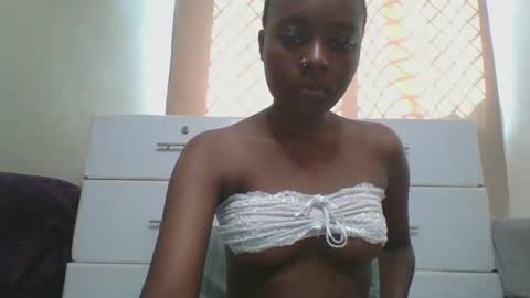 Snapshot of ariax_a chatting on April 16, 5:52 am Tight pussy online show from April 16, 5:52 am