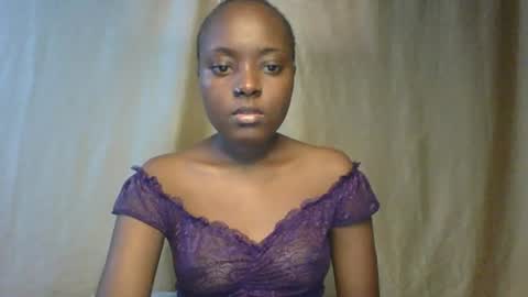 Snapshot of ariax_a chatting on June 15, 9:33 am Tight pussy online show from June 15, 9:33 am