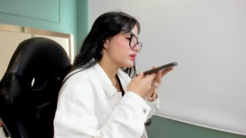 Snapshot of ariel_jonnes chatting on January 9, 5:33 pm Ariel online show from January 9, 5:33 pm