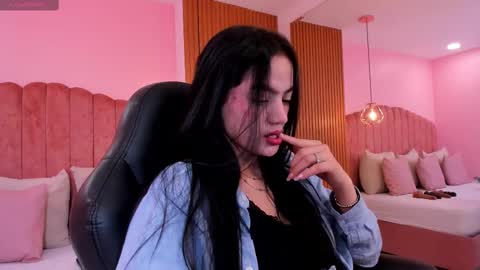 Snapshot of ariel_jonnes chatting on September 9, 5:45 pm Ariel online show from September 9, 5:45 pm