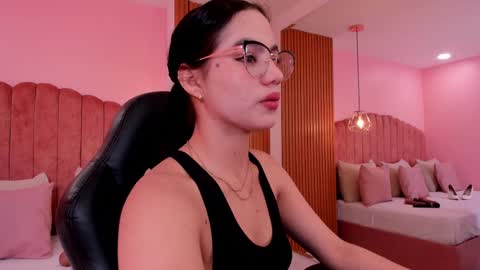 Snapshot of ariel_jonnes chatting on September 10, 5:13 pm Ariel online show from September 10, 5:13 pm