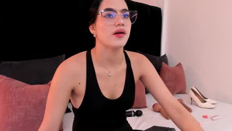 Snapshot of ariel_jonnes chatting on September 25, 5:27 pm Ariel online show from September 25, 5:27 pm