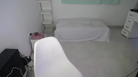 daniella online show from March 1, 2:04 am