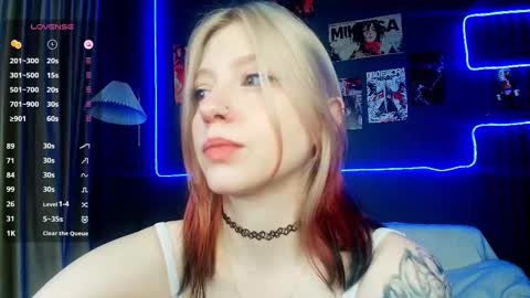 Snapshot of arielabradberry chatting on March 25, 2:12 pm Ariel online show from March 25, 2:12 pm