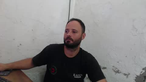 Snapshot of arield85 chatting on December 17, 4:46 pm Ariel online show from December 17, 4:46 pm