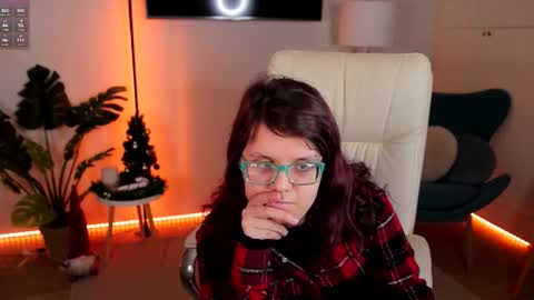 Snapshot of ariell_mini chatting on December 17, 6:41 am Ariell Mini online show from December 17, 6:41 am