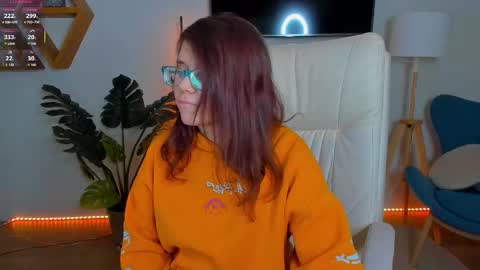 Snapshot of ariell_mini chatting on January 17, 12:32 pm Ariell Mini online show from January 17, 12:32 pm