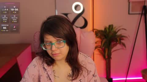 Snapshot of ariell_mini chatting on March 20, 7:24 am Ariell Mini online show from March 20, 7:24 am