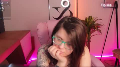 Snapshot of ariell_mini chatting on March 26, 1:49 pm Ariell Mini online show from March 26, 1:49 pm