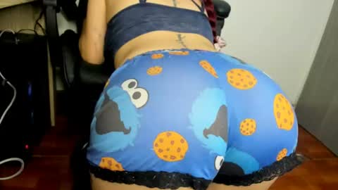 Stephany  online show from June 25, 2:11 am
