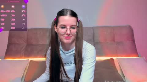 Ariella online show from December 6, 7:43 am