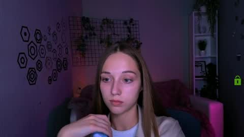 arielmell online show from April 2, 12:47 pm