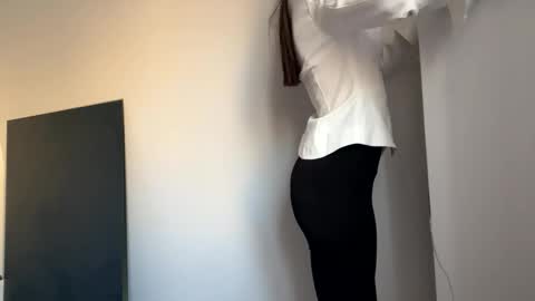 Ariel online show from March 19, 7:45 am