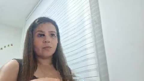 Snapshot of arielrose1022 chatting on June 8, 11:49 pm Ariel Rose online show from June 8, 11:49 pm