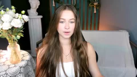 Snapshot of arielsykes chatting on June 5, 6:52 am arielsykes online show from June 5, 6:52 am