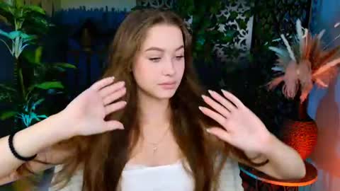 Snapshot of arielsykes chatting on June 12, 6:01 am arielsykes online show from June 12, 6:01 am