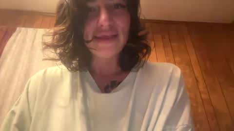 Snapshot of arielwyld chatting on October 4, 10:41 pm ariel colin when hes here online show from October 4, 10:41 pm