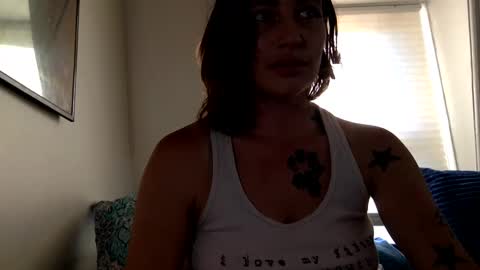 Snapshot of arielwyld chatting on October 5, 9:13 pm ariel colin when hes here online show from October 5, 9:13 pm