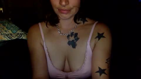 Snapshot of arielwyld chatting on November 5, 11:49 pm ariel colin when hes here online show from November 5, 11:49 pm