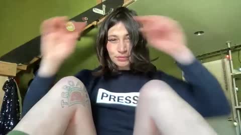 ariel  colin when hes here online show from February 9, 7:07 pm