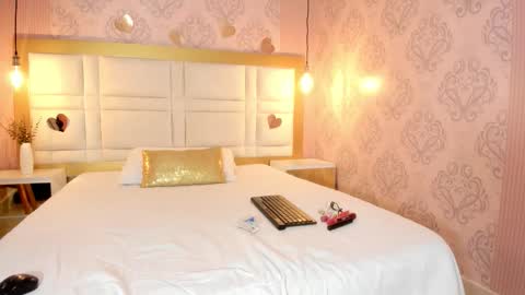 Snapshot of arietta_skinny chatting on February 23, 11:40 am Arietta online show from February 23, 11:40 am