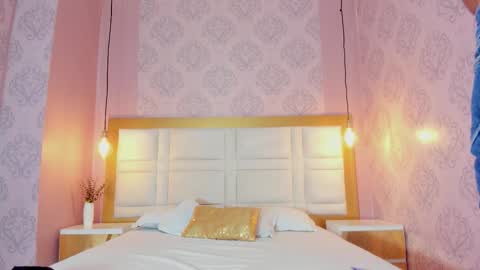 Snapshot of arietta_skinny chatting on March 14, 11:59 am Arietta online show from March 14, 11:59 am