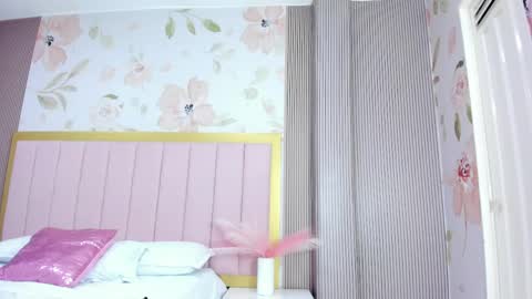 Snapshot of arietta_skinny chatting on March 27, 2:50 pm Arietta online show from March 27, 2:50 pm