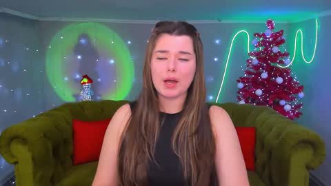 Ari online show from December 5, 6:22 pm