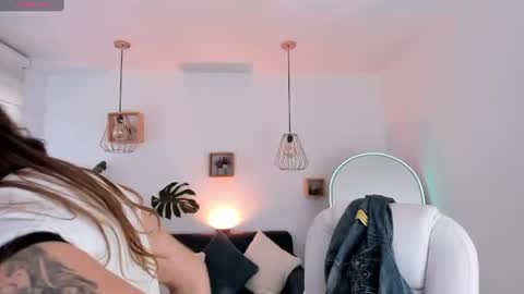Ari  online show from June 23, 7:45 pm
