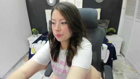 Ari online show from May 30, 4:59 pm