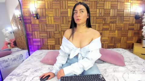 Snapshot of ariiaa_1 chatting on January 23, 8:13 pm ARIANNA online show from January 23, 8:13 pm