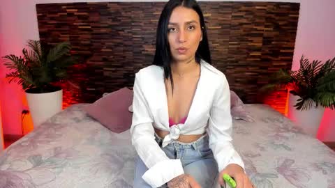 Snapshot of ariiaa_1 chatting on March 17, 4:50 am ARIANNA online show from March 17, 4:50 am