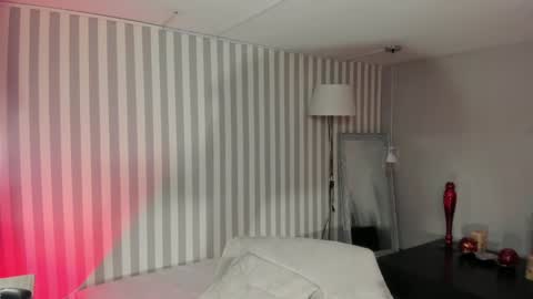  Arianna  online show from January 4, 3:39 pm