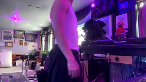 arimeyer online show from December 5, 2:22 pm