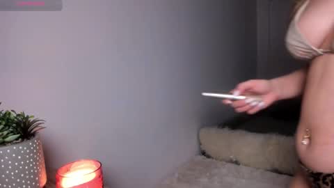 Snapshot of arinarave chatting on March 28, 8:19 pm ArinaRave online show from March 28, 8:19 pm