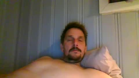 ariparikrigsmann online show from November 4, 9:36 pm