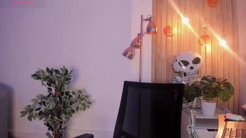 Ari Robert online show from October 22, 3:51 am