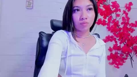 aris_logan online show from May 16, 7:49 am
