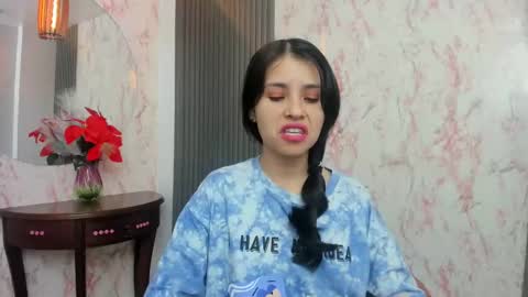 Snapshot of arisha_lee2 chatting on January 9, 12:41 pm arisha_lee2 online show from January 9, 12:41 pm