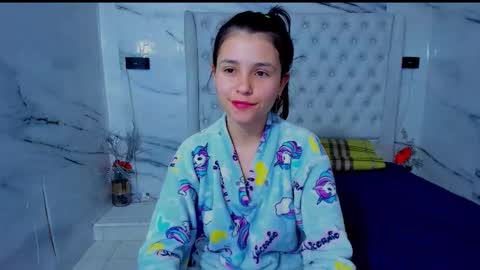 Snapshot of arisha_lee2 chatting on December 1, 2:05 am arisha_lee2 online show from December 1, 2:05 am
