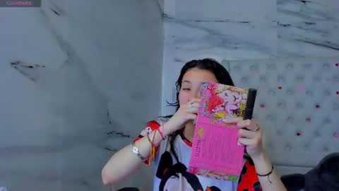 Snapshot of arisha_lee2 chatting on June 12, 1:26 am arisha_lee2 online show from June 12, 1:26 am