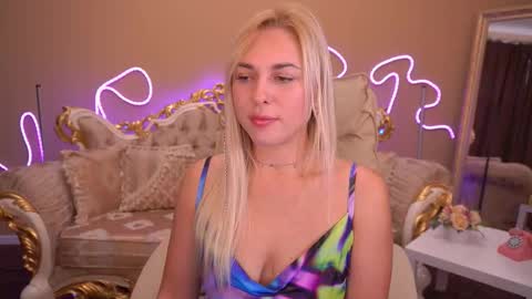 Snapshot of arishkalulu chatting on October 2, 6:20 am Arishka online show from October 2, 6:20 am