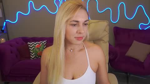 Snapshot of arishkalulu chatting on October 6, 5:49 am Arishka online show from October 6, 5:49 am